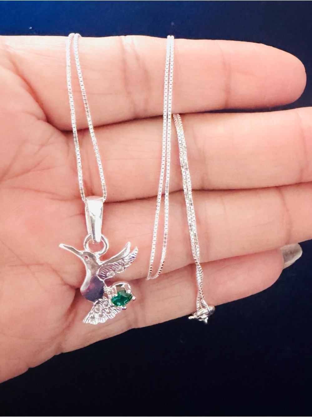 925 Sterling Silver Hummingbird Pendant Necklace with Emerald Green Stone. New